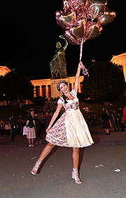 Jeannette Graf beim Daller Tracht Wiesn-Anstich im Weinzelt am 22. September 2018 (©Foto. Daller Tracht)